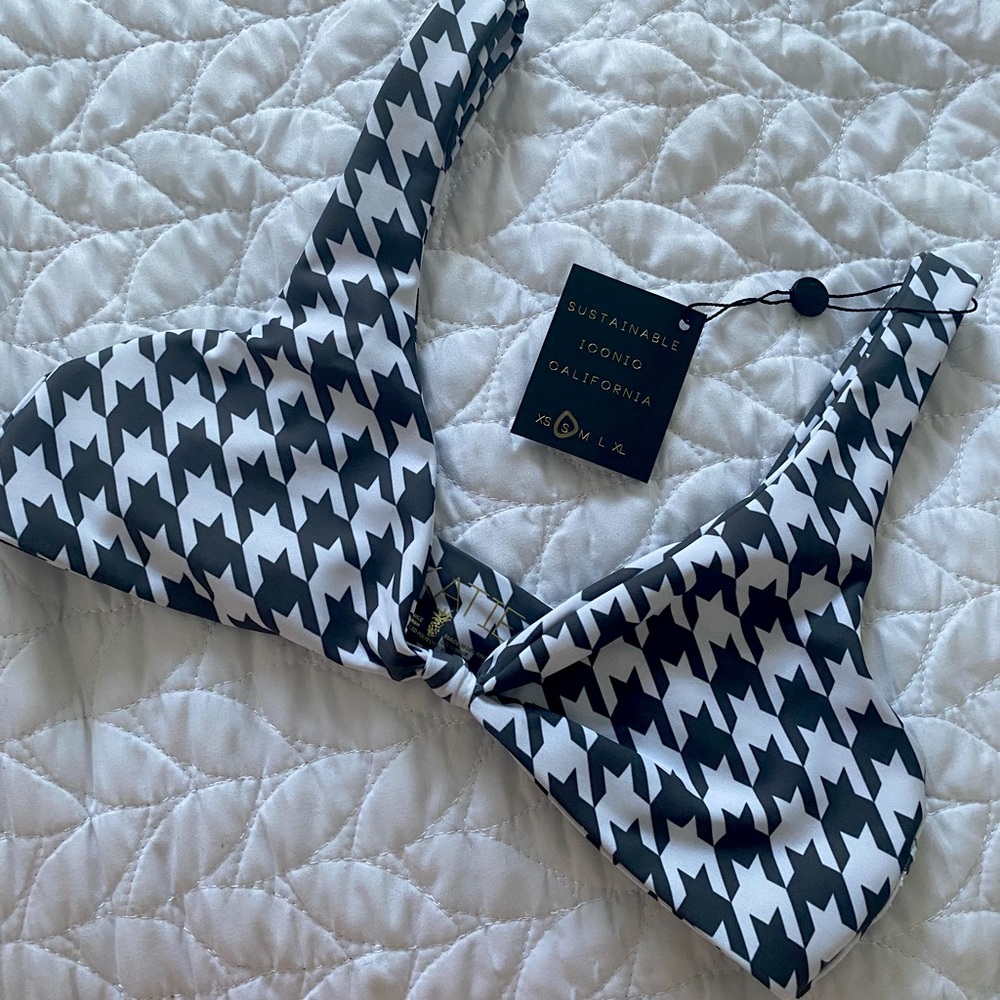 SKATIE PENNY TOP- Trestles